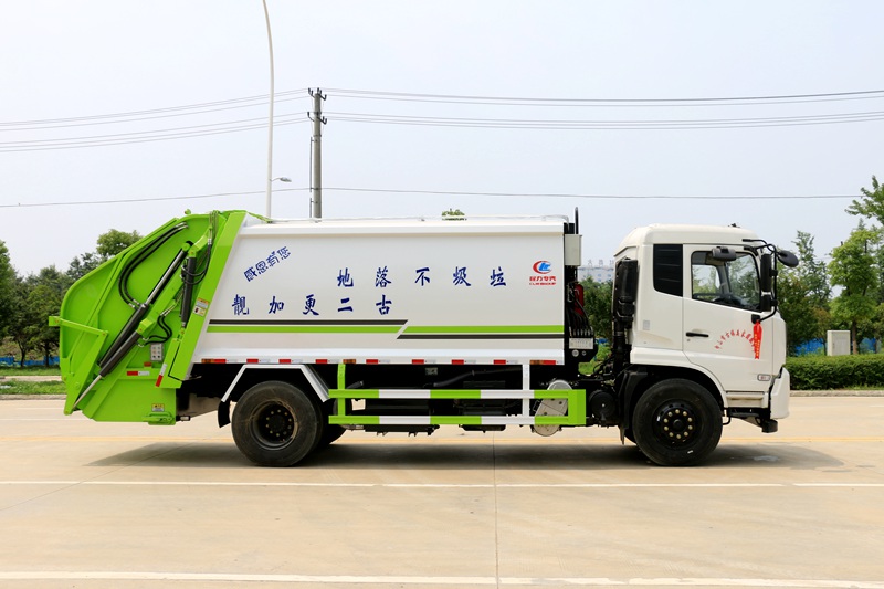 东风天锦压缩垃圾车高清图