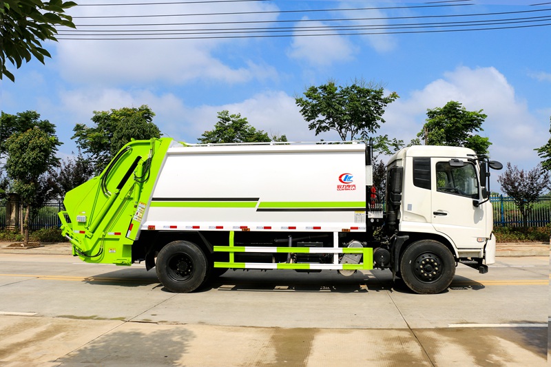 东风天锦压缩垃圾车高清图